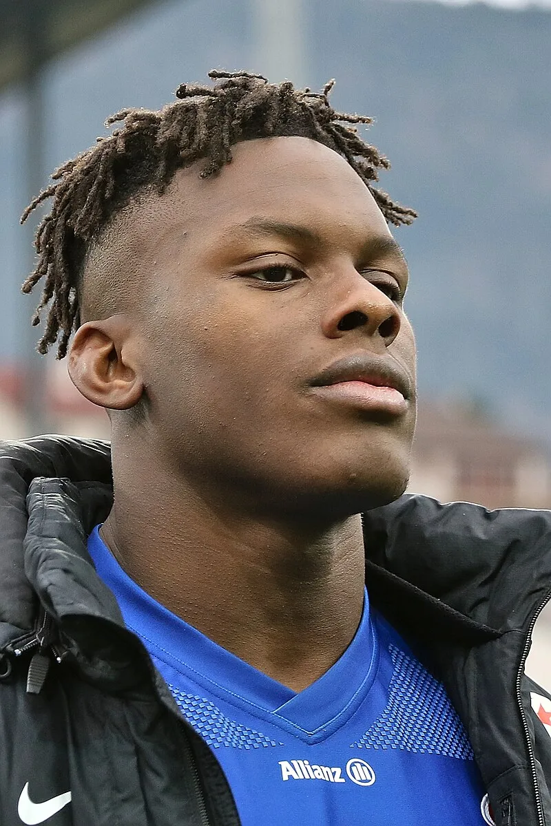 Maro Itoje Net Worth 2026 - England's Academic Athlete Transforms Mind Into Money